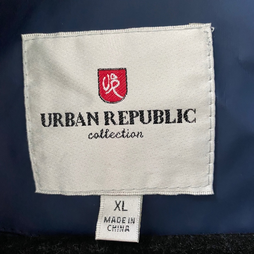 Urban republic women rain coat. Size XL